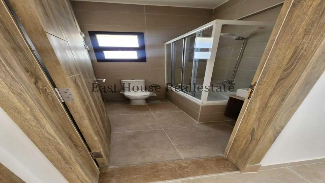 Luxury Apartment for Sale with Central Air Conditioning and Shared Pool