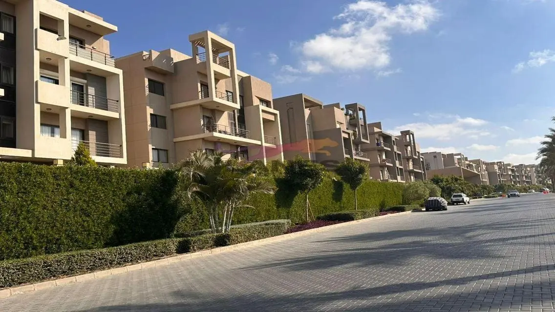 Luxury Villa in Fifth Square with Private Pool