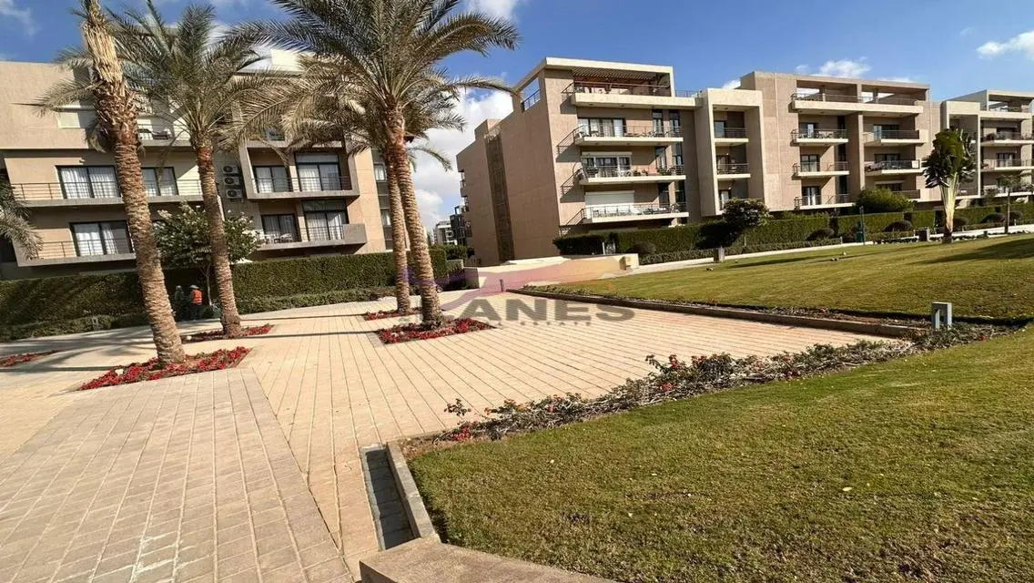 Luxury Villa in Fifth Square with Private Pool