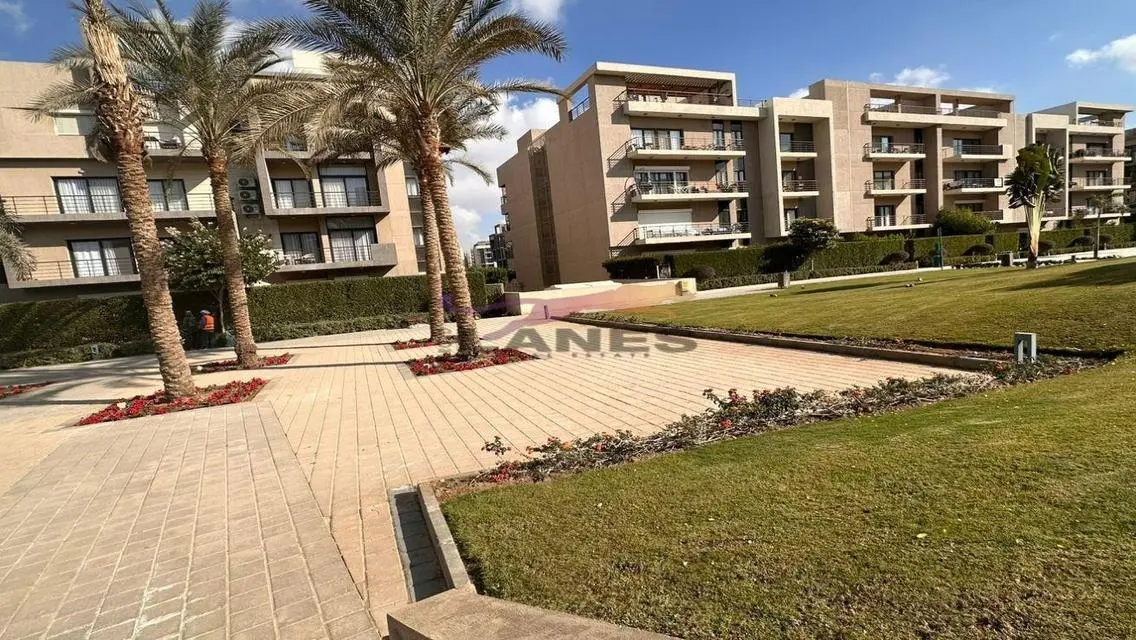 Luxury Villa in Fifth Square with Private Pool