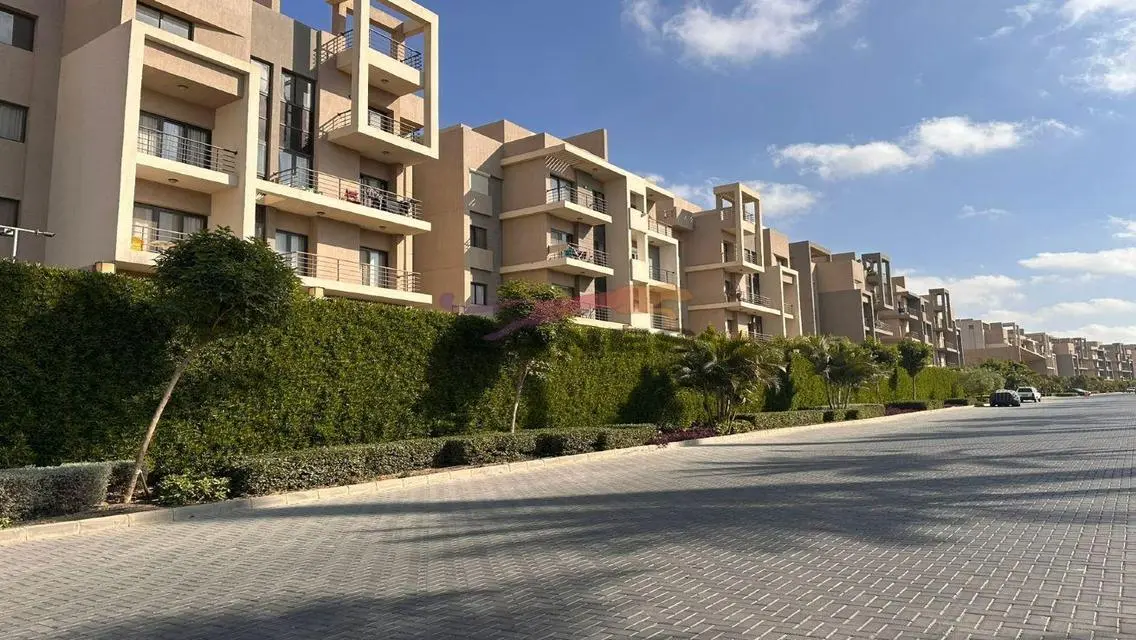 Luxury Villa in Fifth Square with Private Pool