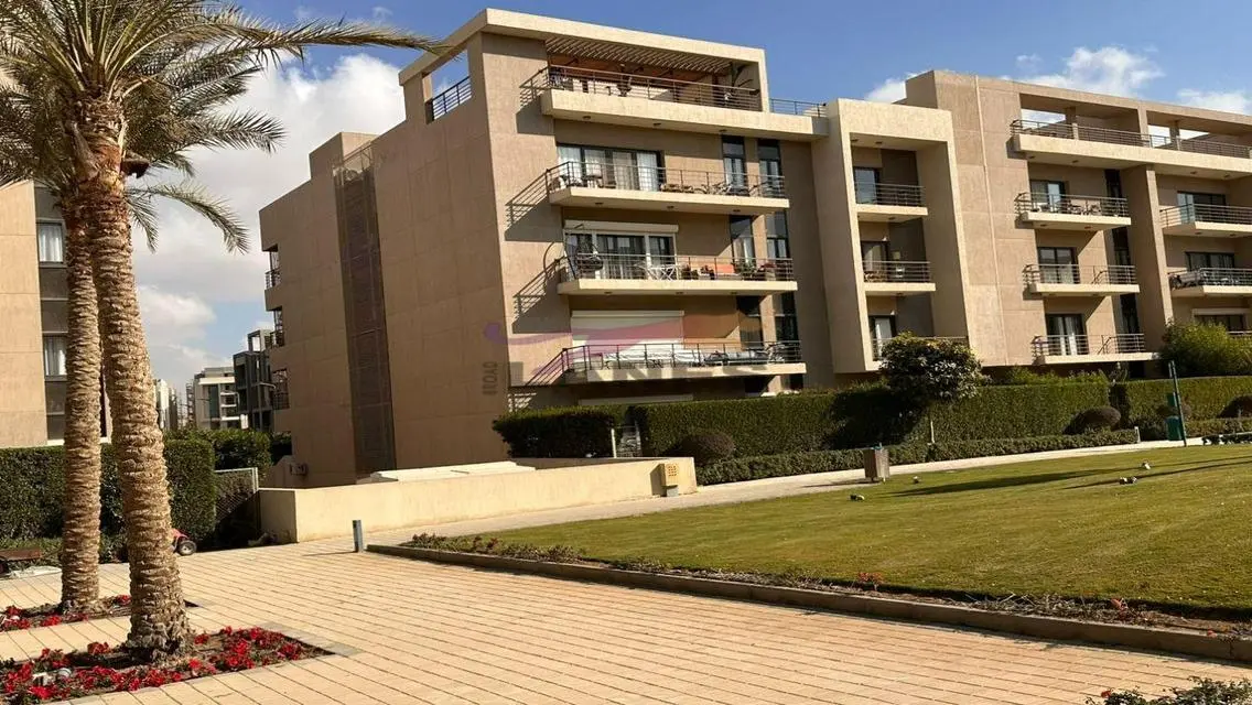 Luxury Villa in Fifth Square with Private Pool
