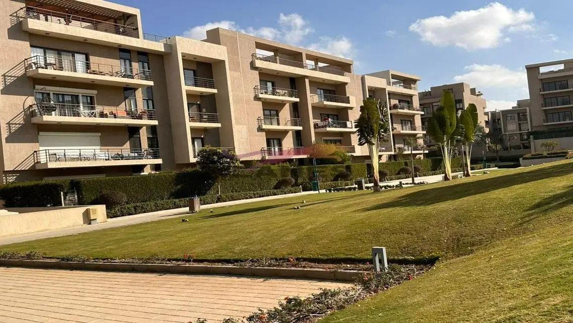 Luxury Villa in Fifth Square with Private Pool