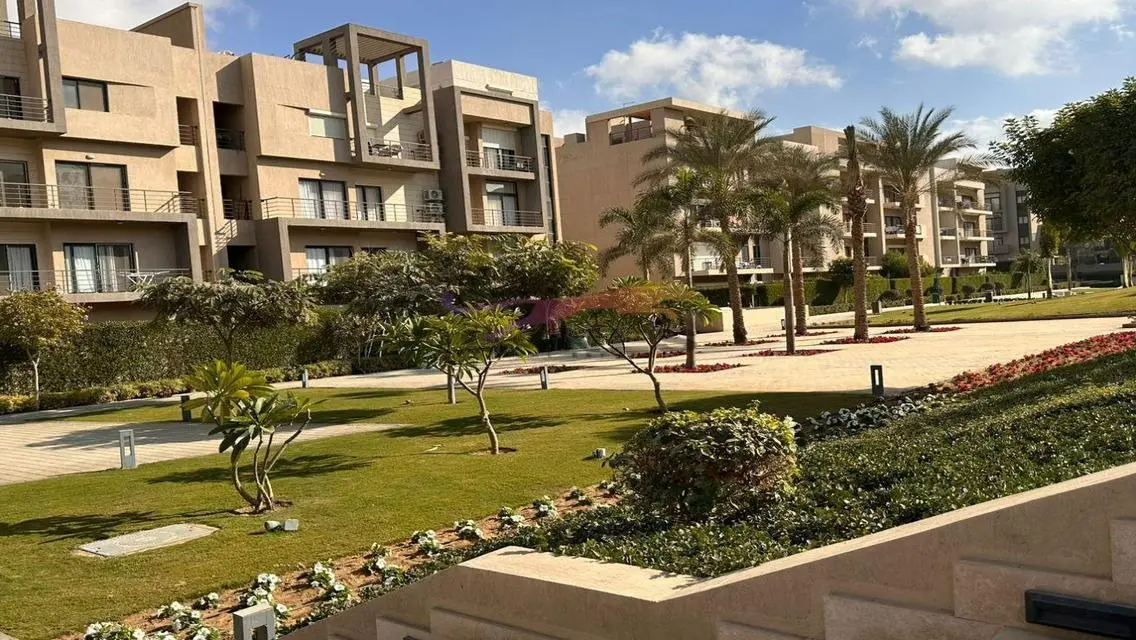 Luxury Villa in Fifth Square with Private Pool