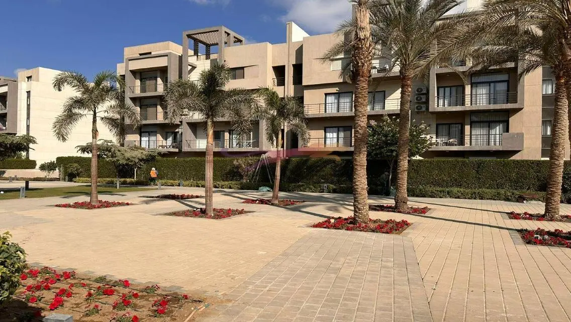 Luxury Villa in Fifth Square with Private Pool