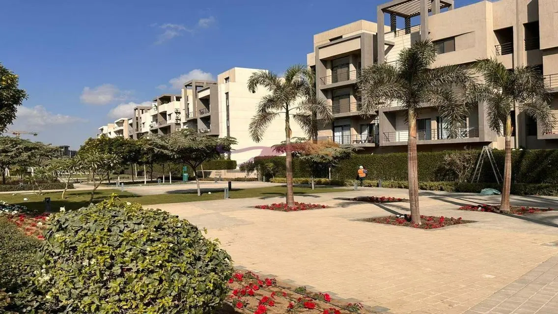 Luxury Villa in Fifth Square with Private Pool