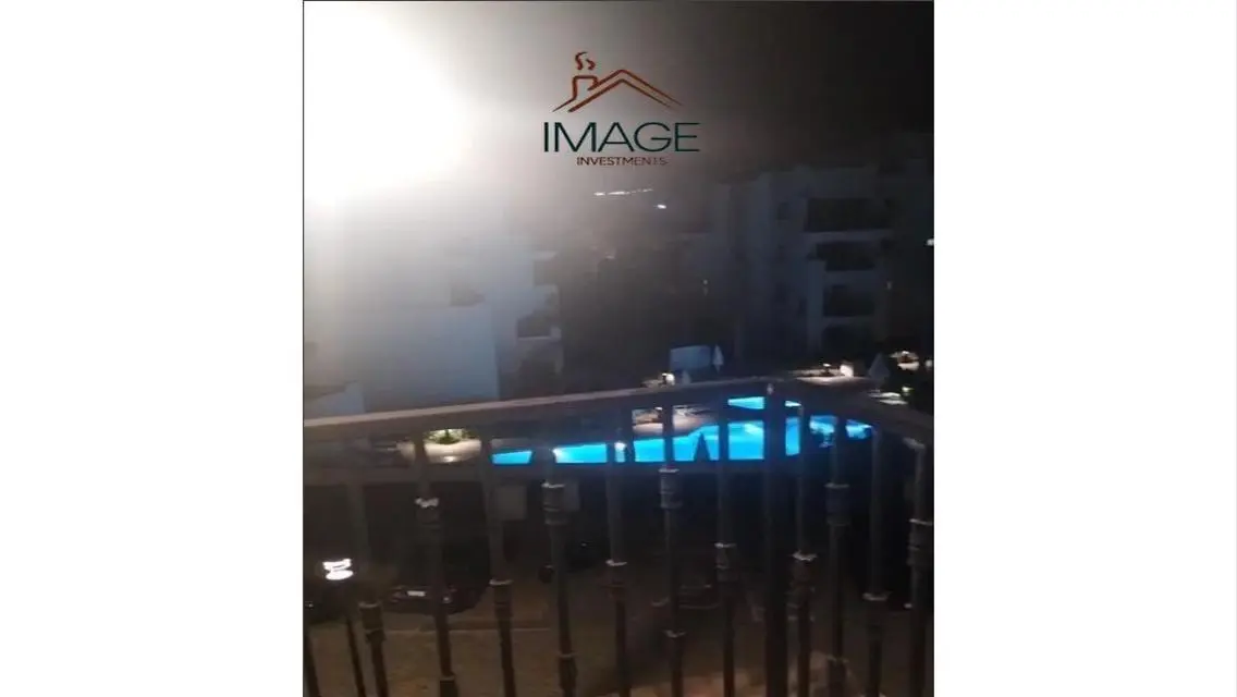 شقة فاخرة مطلة على بحيرات للبيع