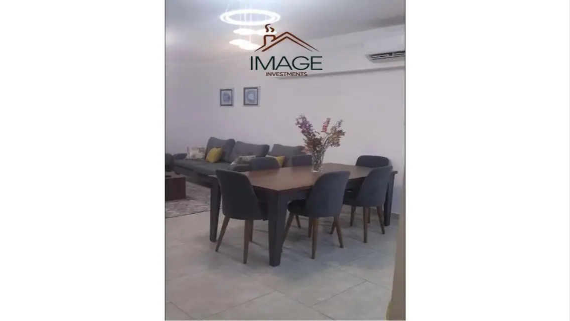 شقة فاخرة مطلة على بحيرات للبيع