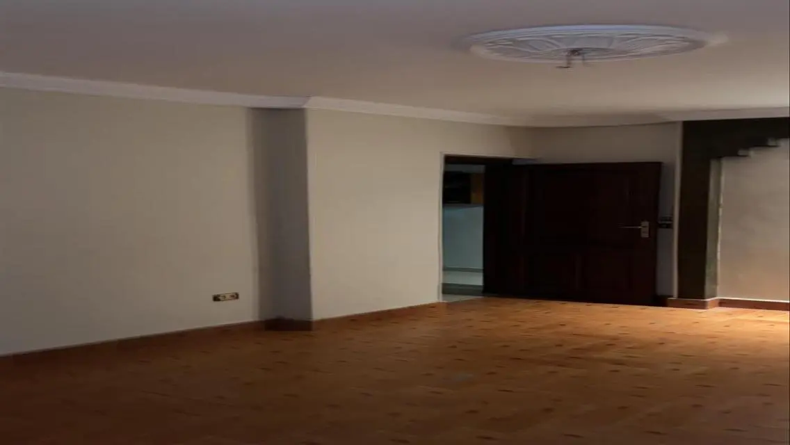 Apartment for Sale with Balcony - 3 Bedrooms at an Attractive Price