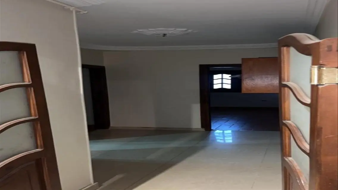 Apartment for Sale with Balcony - 3 Bedrooms at an Attractive Price