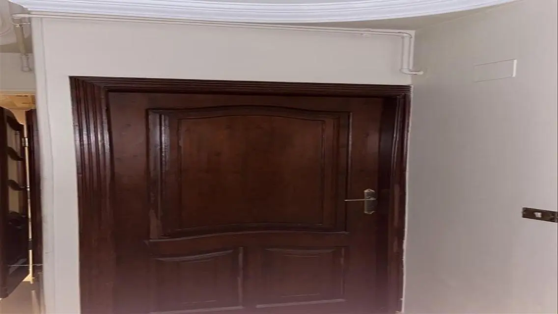 Apartment for Sale with Balcony - 3 Bedrooms at an Attractive Price