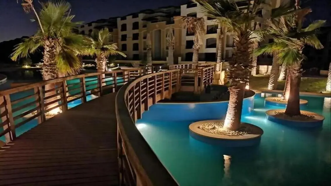 Luxurious Villa with Private Garden and Pool in Lagoon