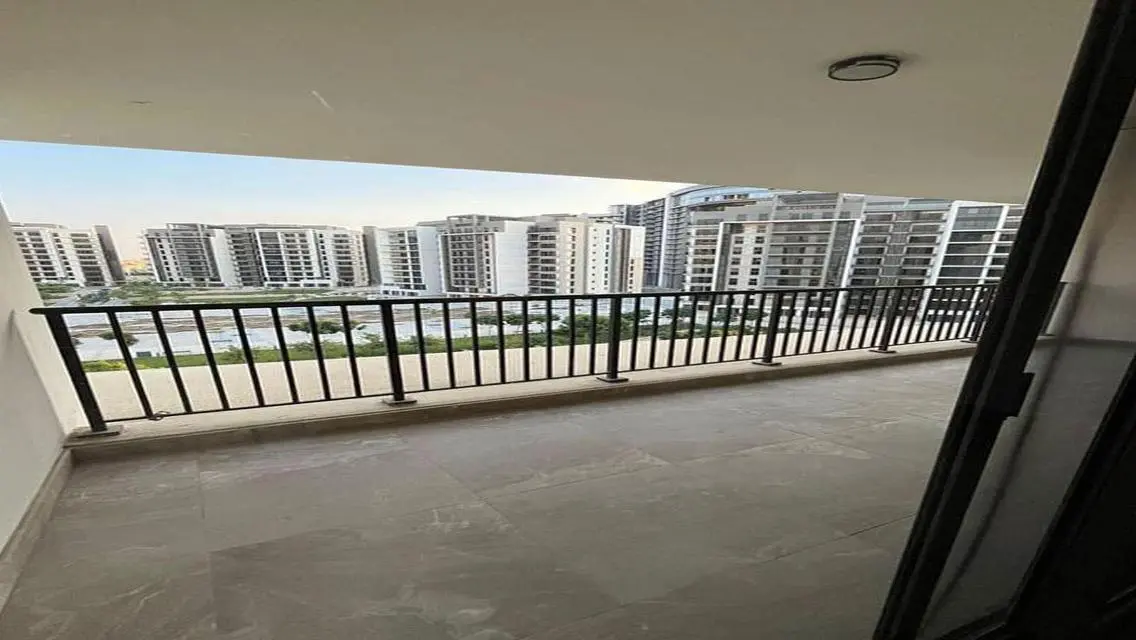 Stunning Villa for Sale in Ora Compound - 4 Bedrooms