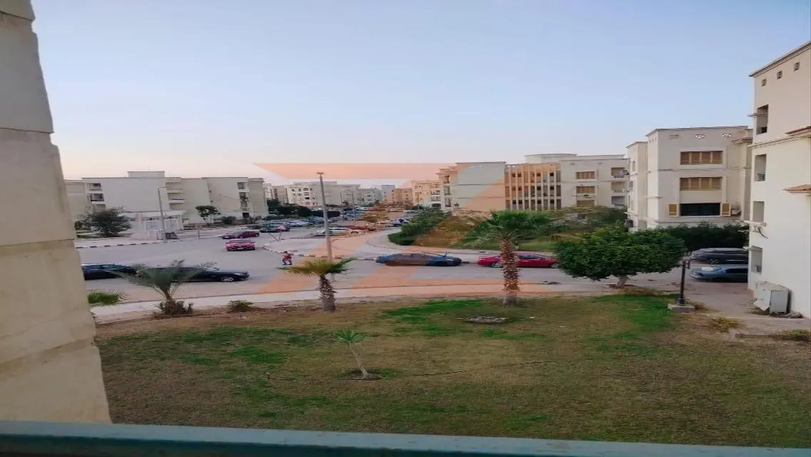 شقة 200 متر مع شرفة للبيع