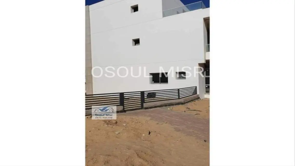 شقة فاخرة بمساحة 347 متر مربع للبيع