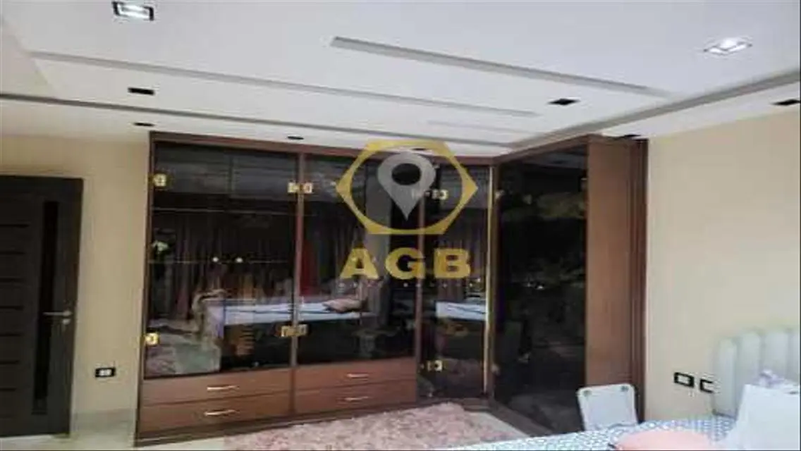 شقة فاخرة للبيع بمساحة 650 متر