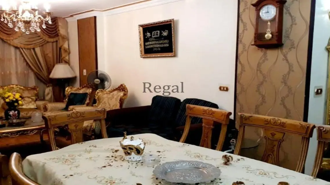 شقة فاخرة للبيع في موقع متميز