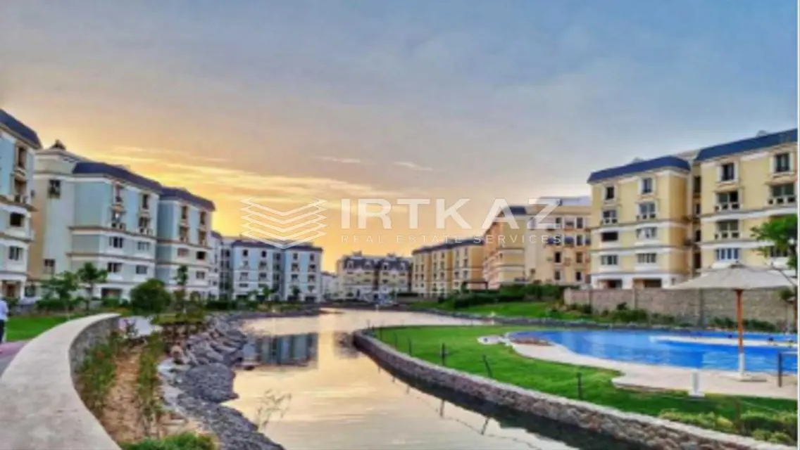 Stunning Apartment in Hyde Park with Mountain View