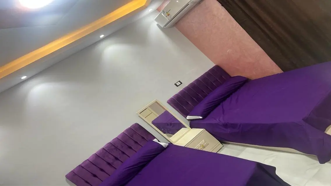 شقة للإيجار -6 مساحة 7500 متر