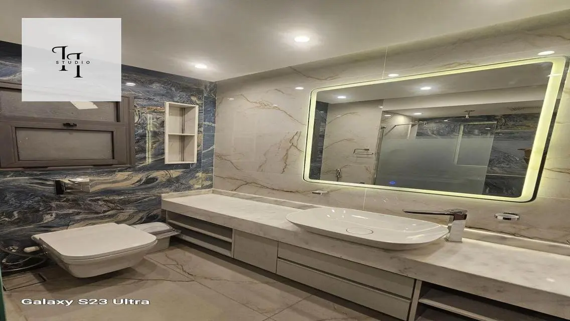 Stunning Eastown Apartment with Balcony and Shared Pool