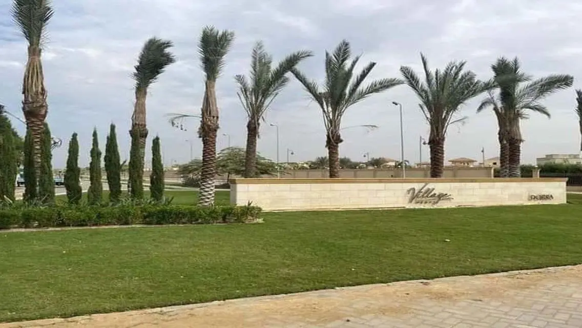 منزل فاخر للبيع في موقع متميز