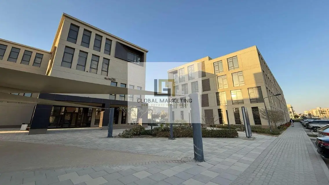 1500m - D5 with Covered Parking and Meeting Room