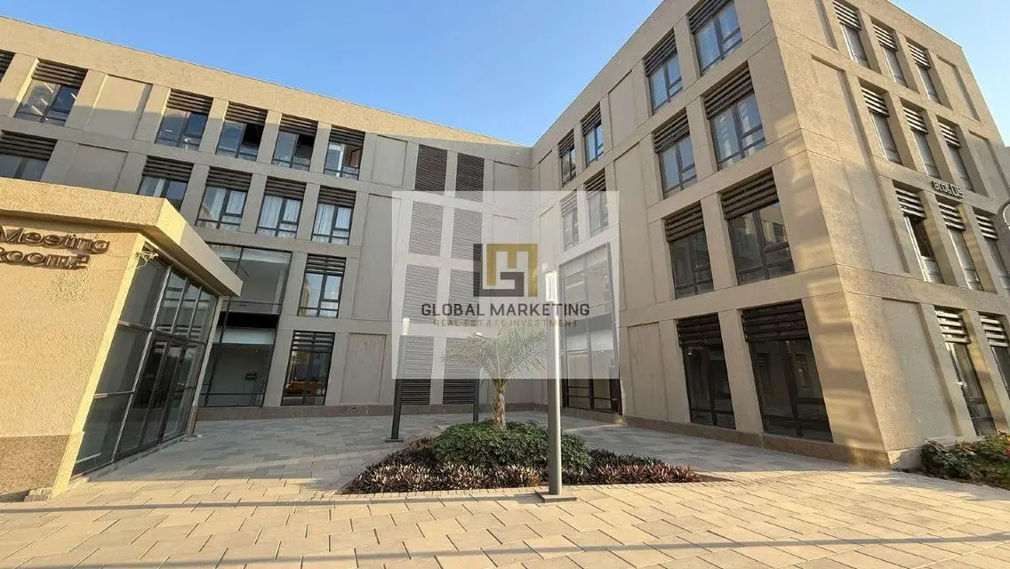 1500m - D5 with Covered Parking and Meeting Room