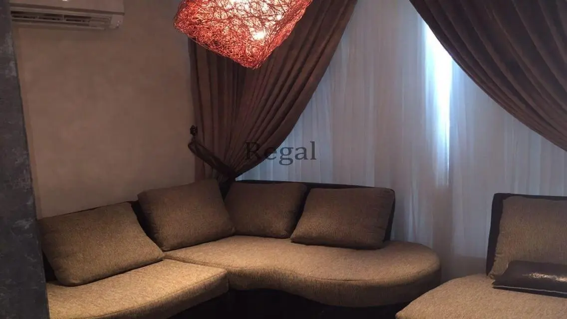 شقة فاخرة مع غرفة دراسة وإطلالة مميزة