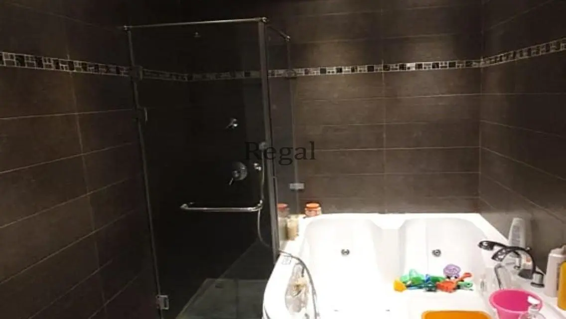 شقة فاخرة مع غرفة دراسة وإطلالة مميزة