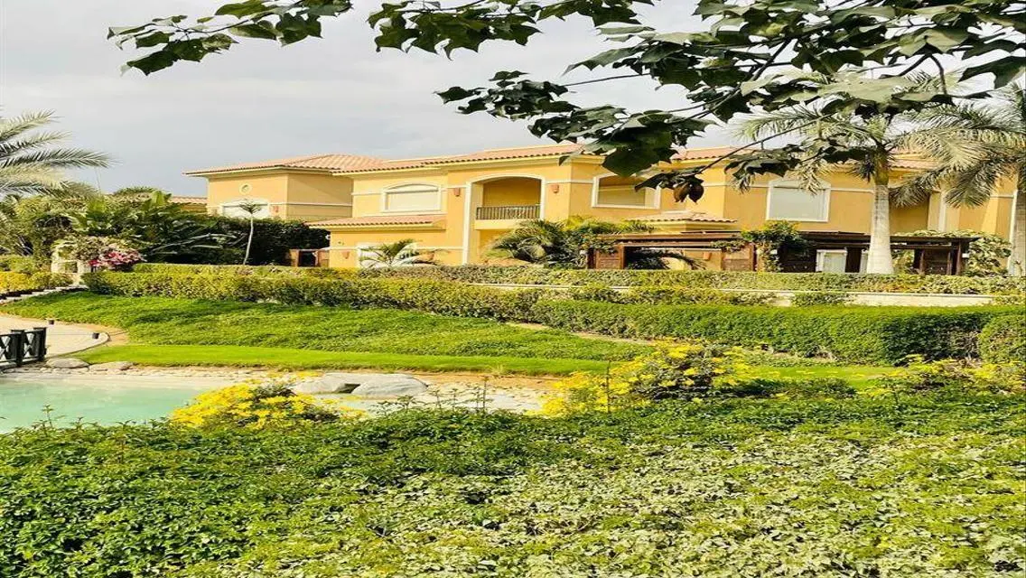 Luxury Villa by the Lakes for 39,800,000 EGP