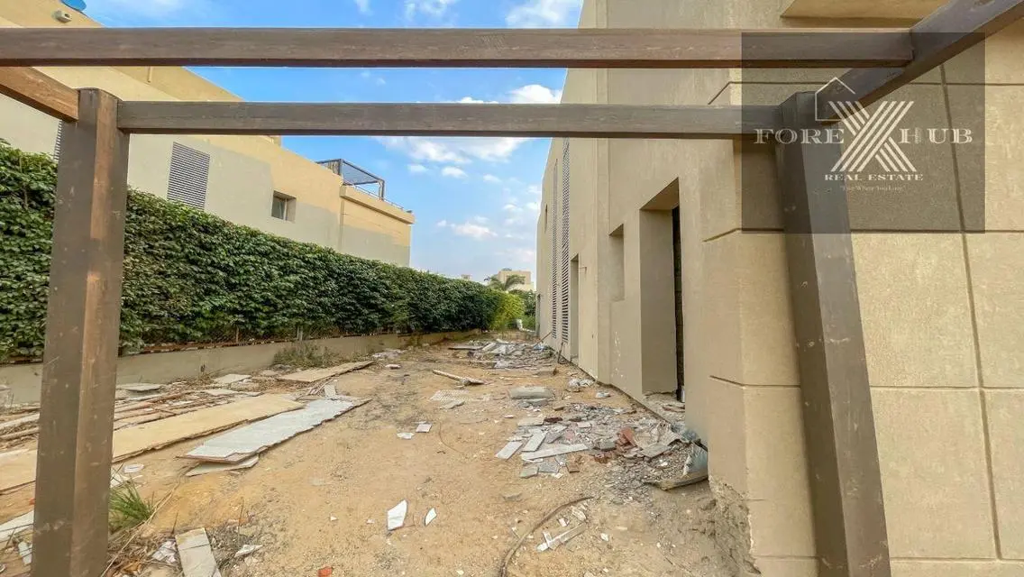 منزل فخم مع جميع المرافق في موقع متميز