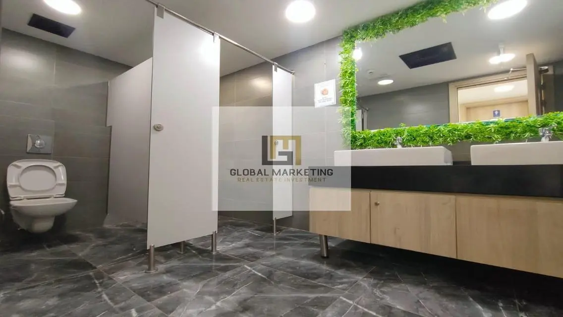Stylish 1100 sqm Office for Rent