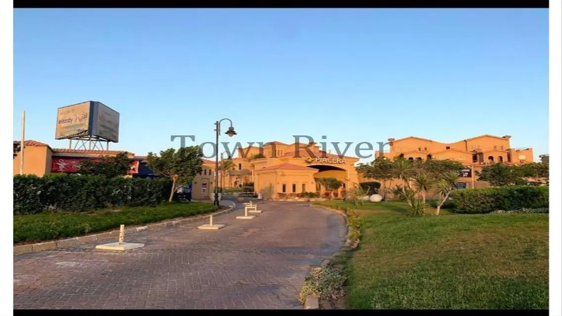 Luxury Apartment with Lake View in the Heart of the City