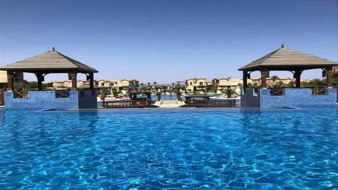 Luxury Apartment with Lake View in the Heart of the City