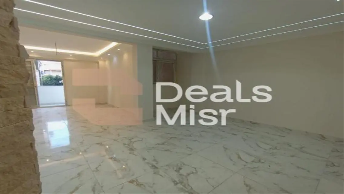 شقة فاخرة بمساحة واسعة مع شرفة وحارس أمن