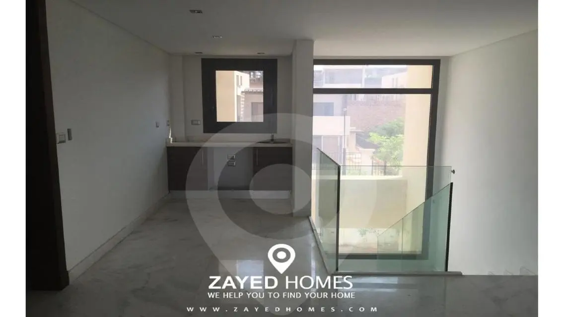 Luxury Villa with Expansive Space for Sale