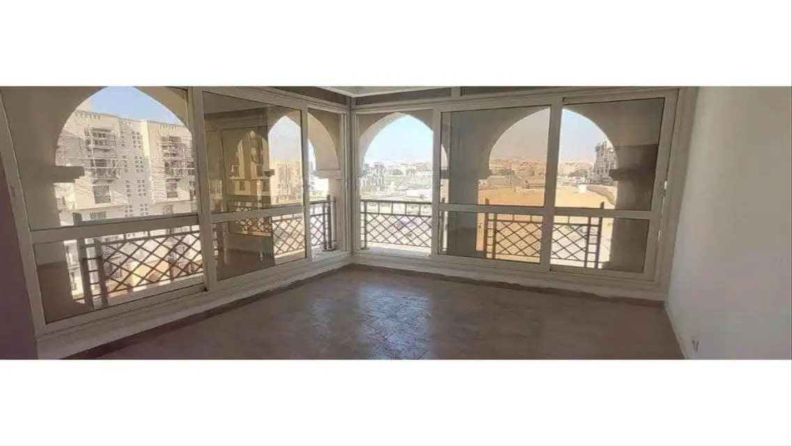 Luxury Apartment Overlooking a Major Landmark for Sale