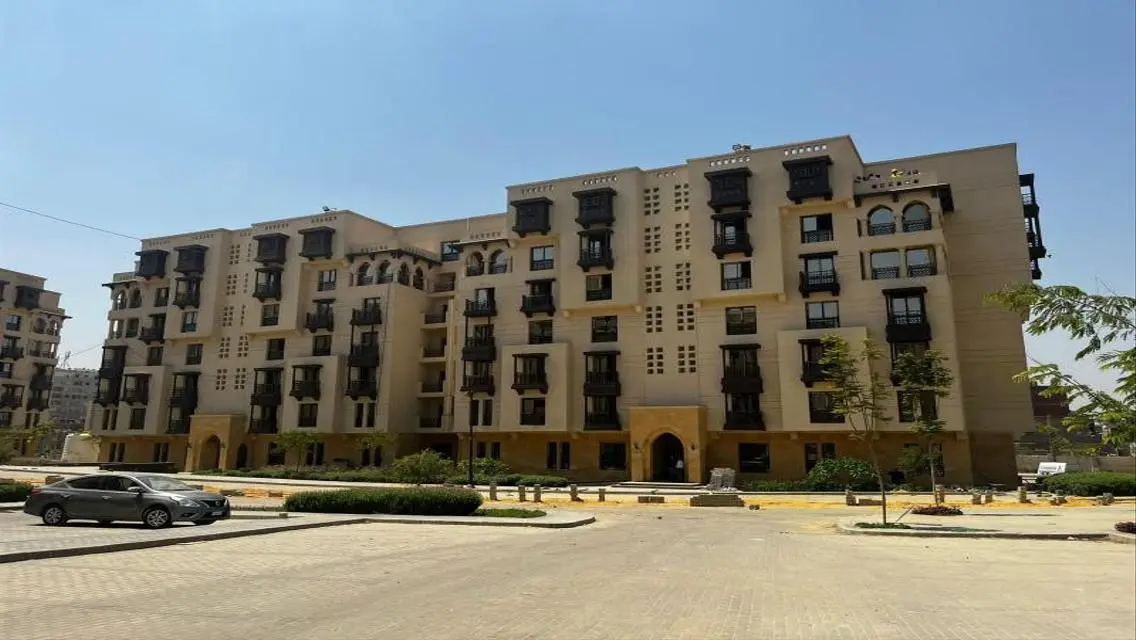 Luxury Apartment Overlooking a Major Landmark for Sale