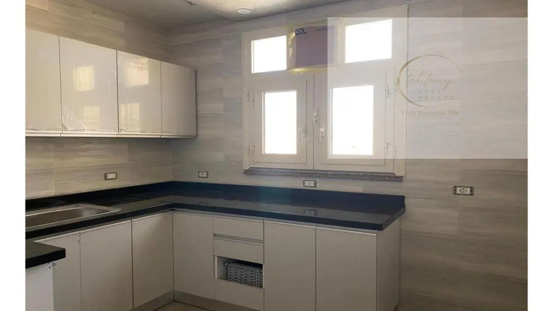 Luxurious Apartment with Balcony in Prime Location