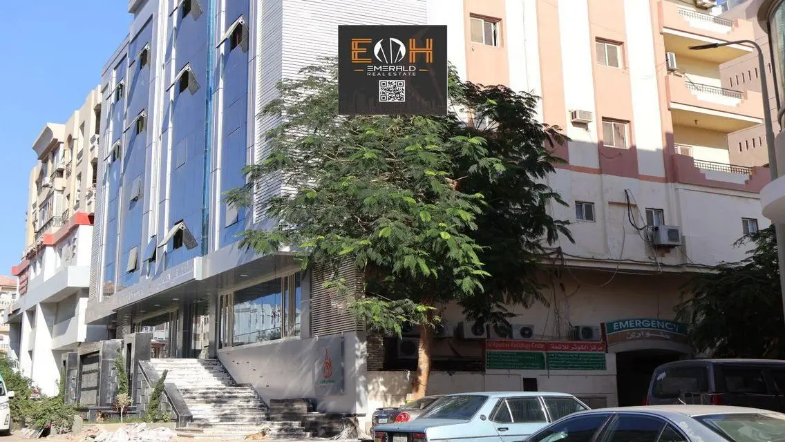 شقة فاخرة للبيع بمساحة واسعة