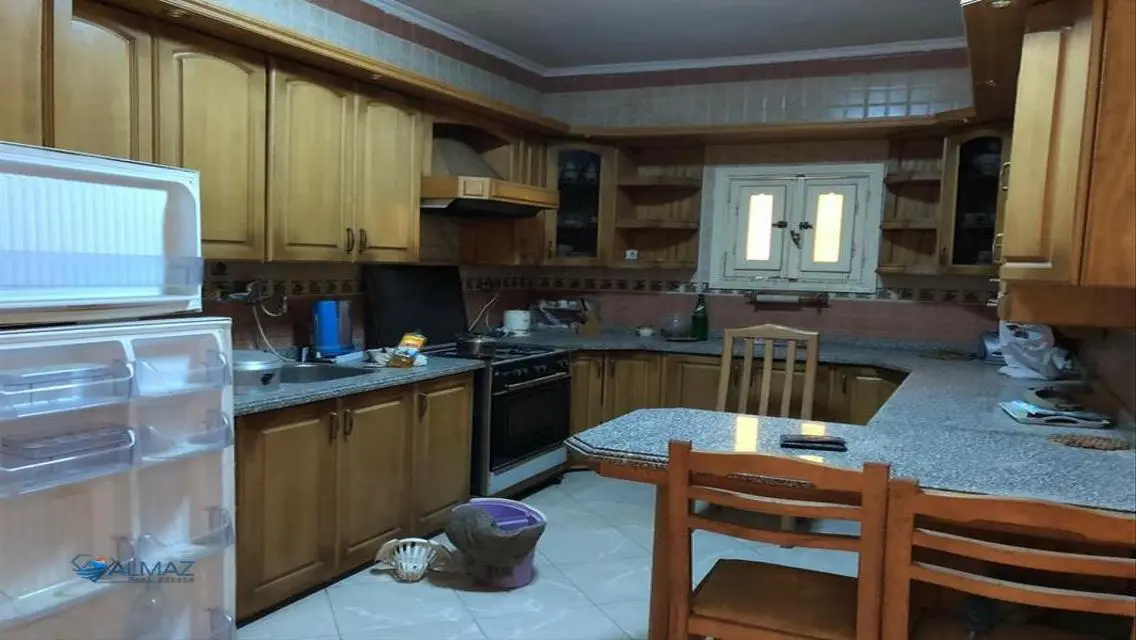 شقة رائعة بمساحة 350 متر² للإيجار