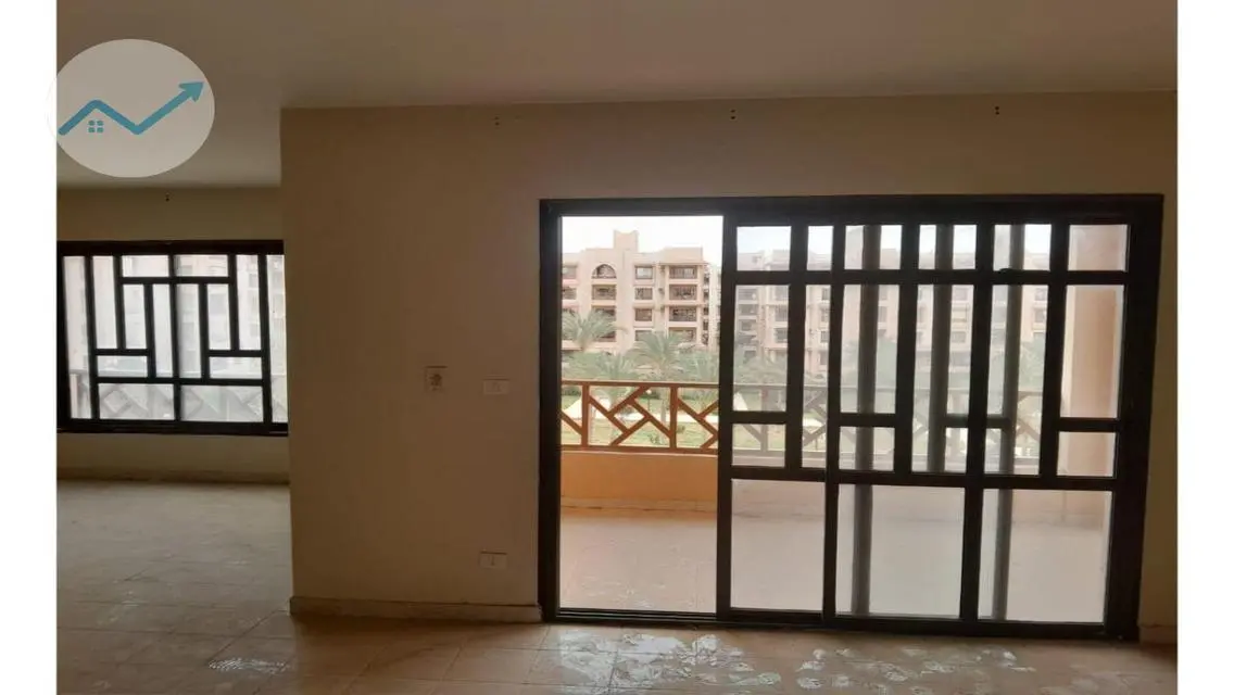 شقة مميزة للبيع بمساحة واسعة