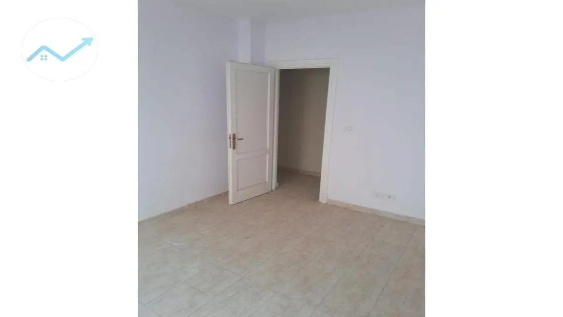 شقة مميزة للبيع بمساحة واسعة