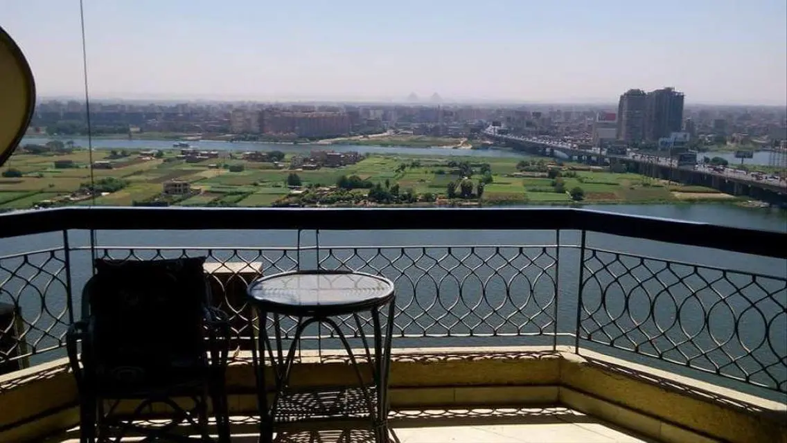 Luxurious Villa for Sale - Stunning Lake Views