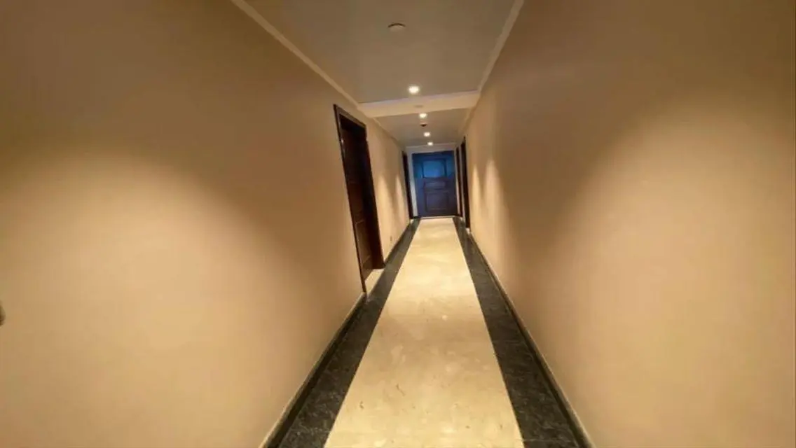 Luxurious Villa for Sale - Stunning Lake Views
