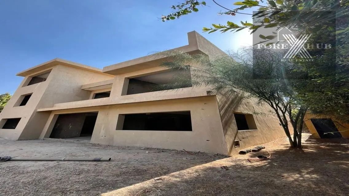 فيلا فاخرة مع مسبح خاص وحديقة خاصة