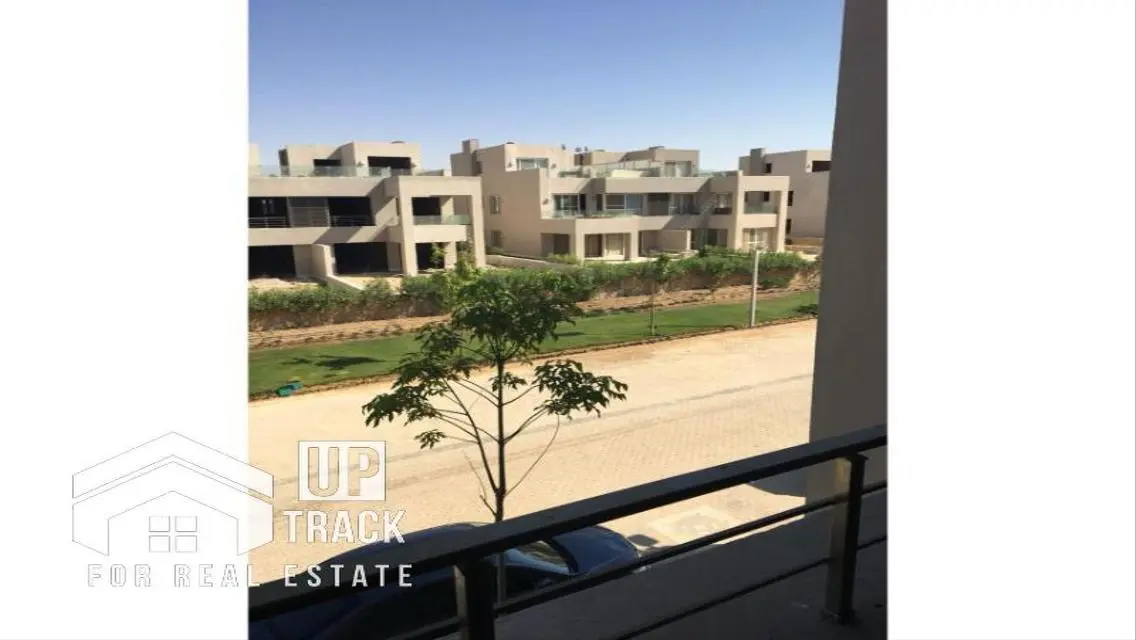 فيلا فاخرة بمساحة 235 متر مع إطلالة على البحيرات