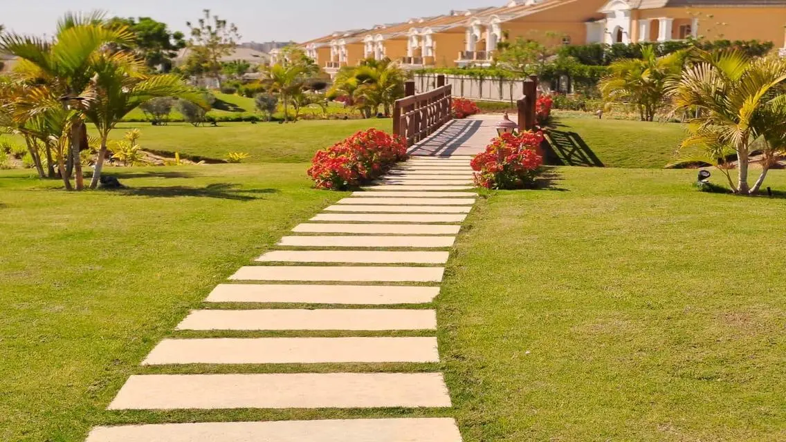 Luxury Villa of 400 sqm with Private Garden and Shared Pool