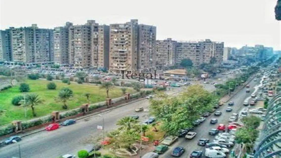 شقة فاخرة للبيع بمساحة كبيرة