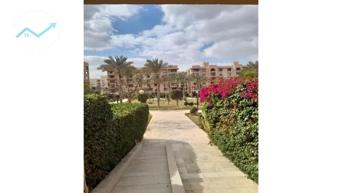 شقة فاخرة بمساحة كبيرة في موقع متميز